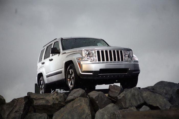 8000 jeeps recalled over remote hacking concerns