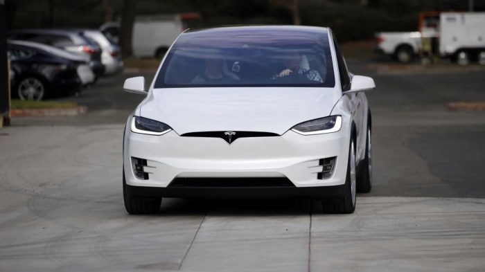 Tesla absolves autopilot of responsibility in model x crash