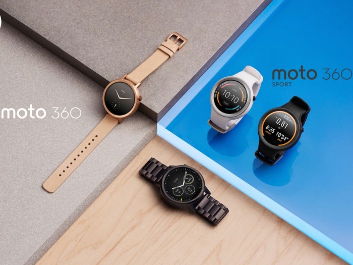 New moto 360 pictured in both sizes