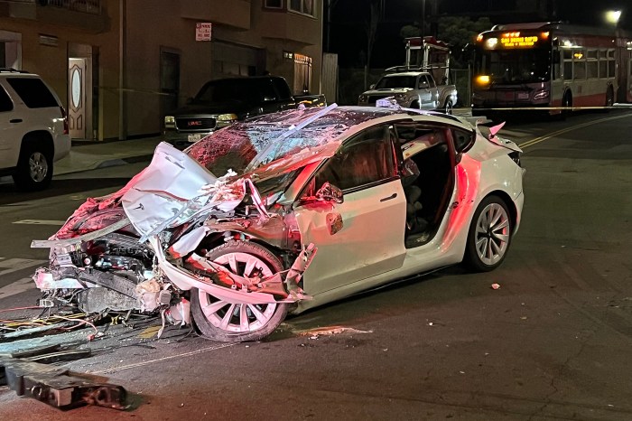 Fatal tesla crash now being investigated by the sec