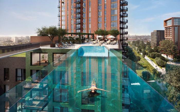 London apartment sky pool